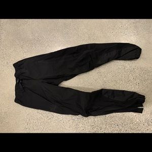 Men’s Medium Patagonia rain pants